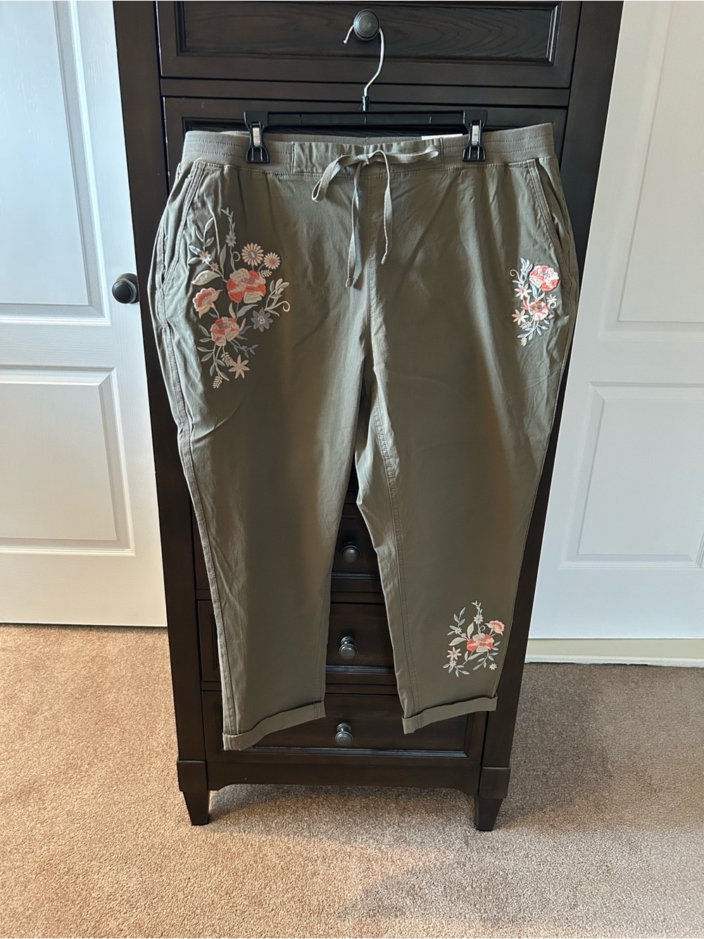 NWT New Style & Co Women’s Olive Green Embroidered Drawstring Pants sz 16W
